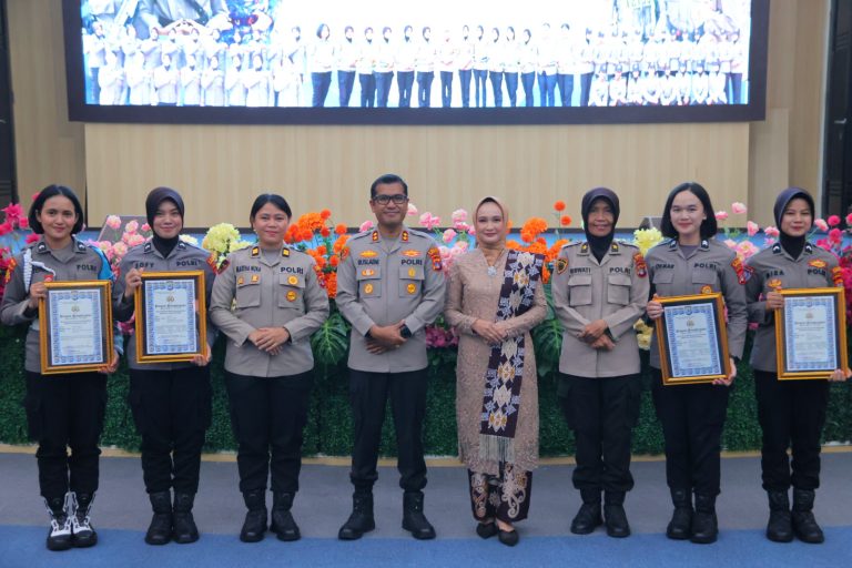4 Polwan Polres Nunukan Terima Penghargaan Kapolda Kaltara, Ini Kontribusi Mereka