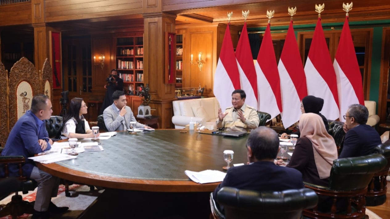 Prabowo Perkuat Mitigasi Bencana, Pesan Ratusan Helikopter Water Bombing