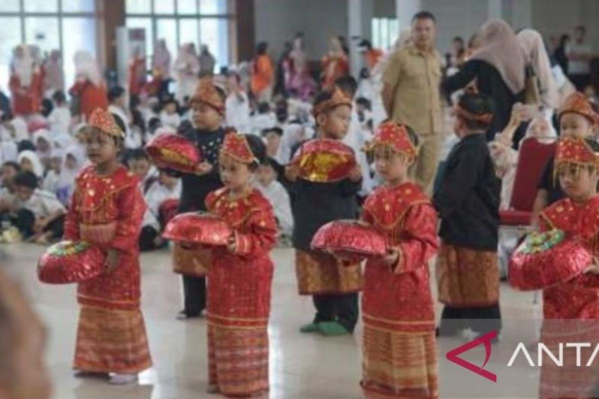 Dindik Bangka Tengah Ubah Peringatan HAN 2026 Jadi Ruang Ekspresi, 1.030 Anak dari Enam Kecamatan Ikut Lomba Kolase dan Pentas Seni
