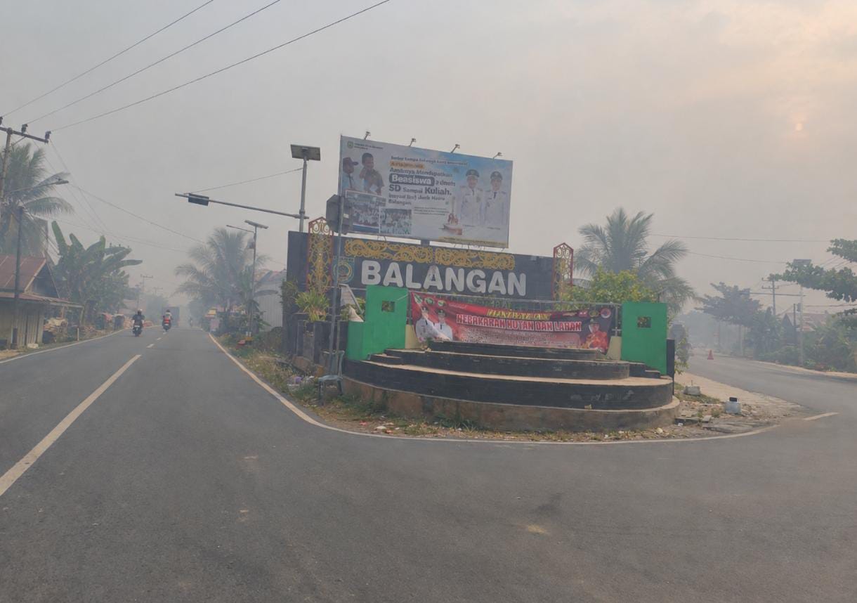 Kabut Asap Karhutla Selimuti 8 Kecamatan di Balangan, Warga Keluhkan Sesak Napas dan Mata Pedih
