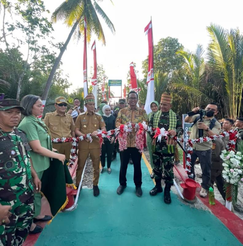 PT ANTAM, TNI, dan Pemkab Konawe Utara Resmikan Jembatan Perintis Garuda di Desa Banggina