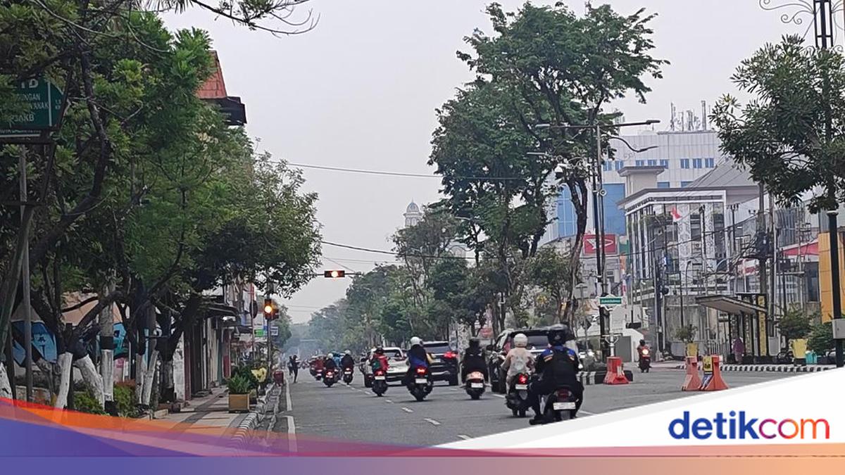 Kabut Asap Selimuti Balikpapan, Kualitas Udara Sentuh 110 PM2,5 dan Warga Keluhkan Sesak