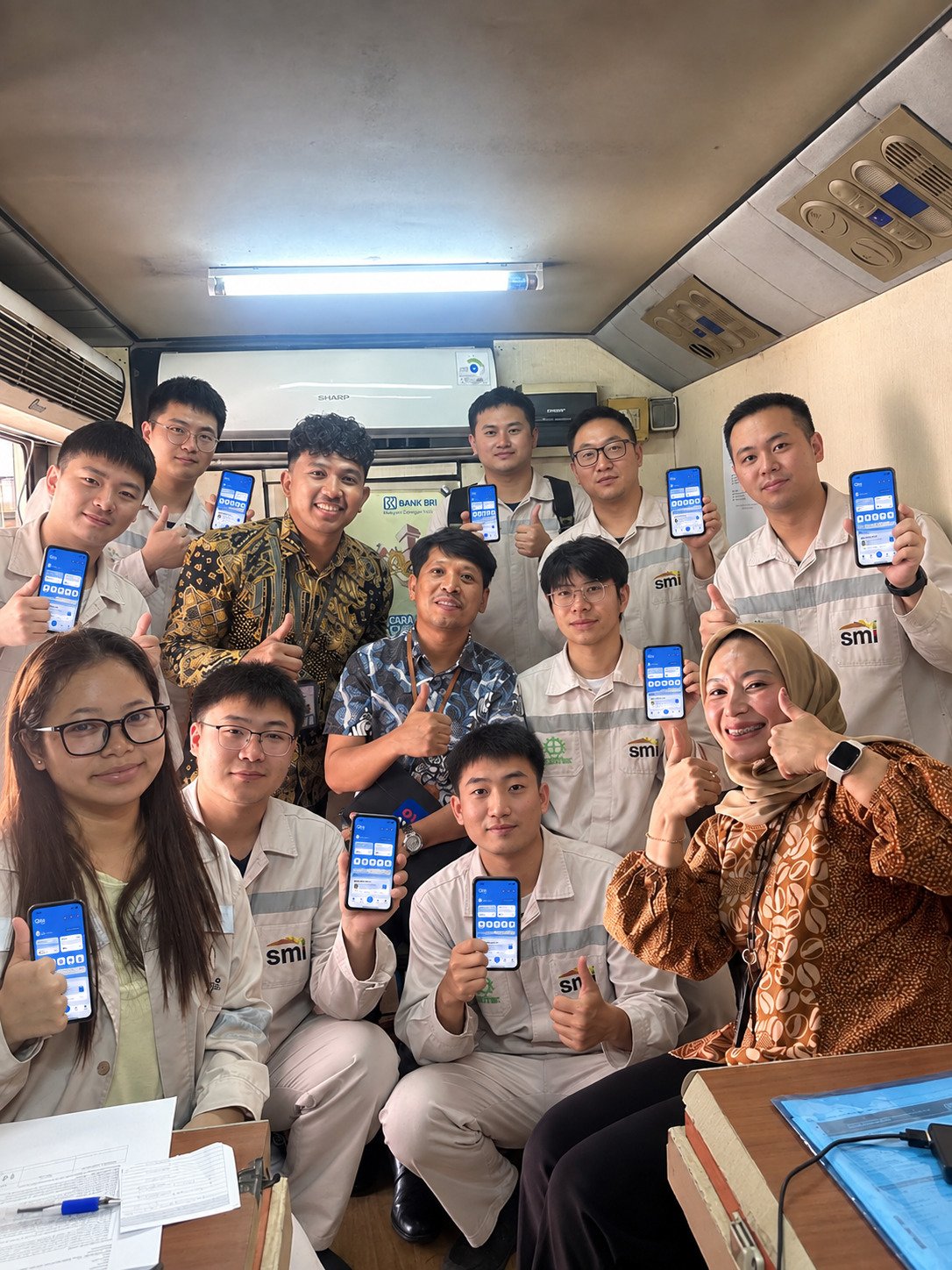 BRI BO Morowali Dampingi Karyawan IMIP Pasang Qita BRI, Solusi BRImo bagi Pekerja WNA