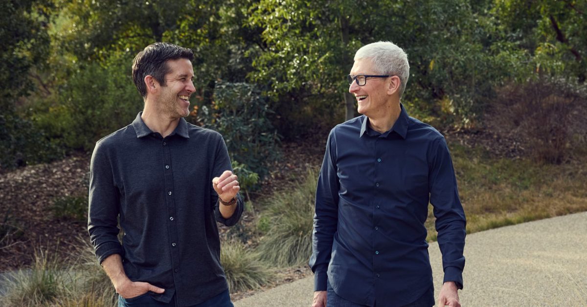 Tim Cook Pegang Diplomasi Apple, John Ternus Terlindung dari Kontroversi