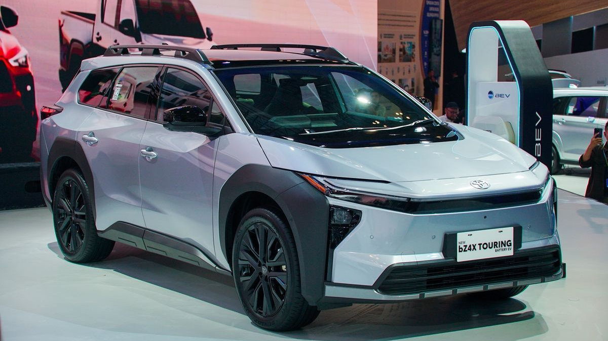 Toyota bZ4X Touring Banjir SPK di GIIAS 2026, Harga Rp 889 Juta