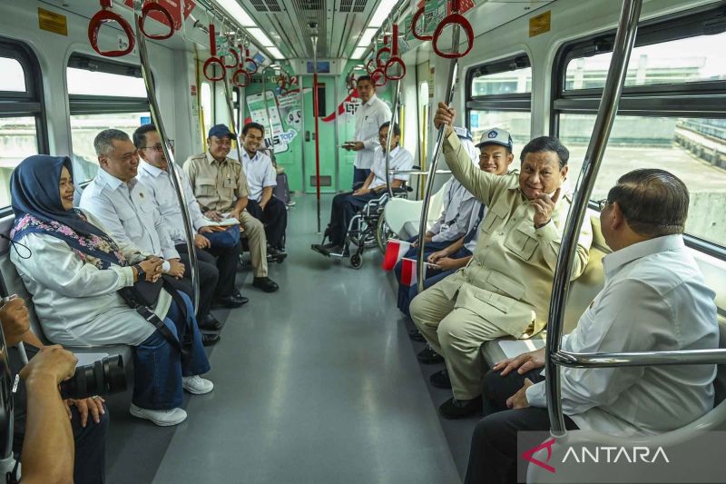 Prabowo Resmikan LRT Kelapa Gading-Manggarai, Umumkan Gerakan Indonesia ASRI
