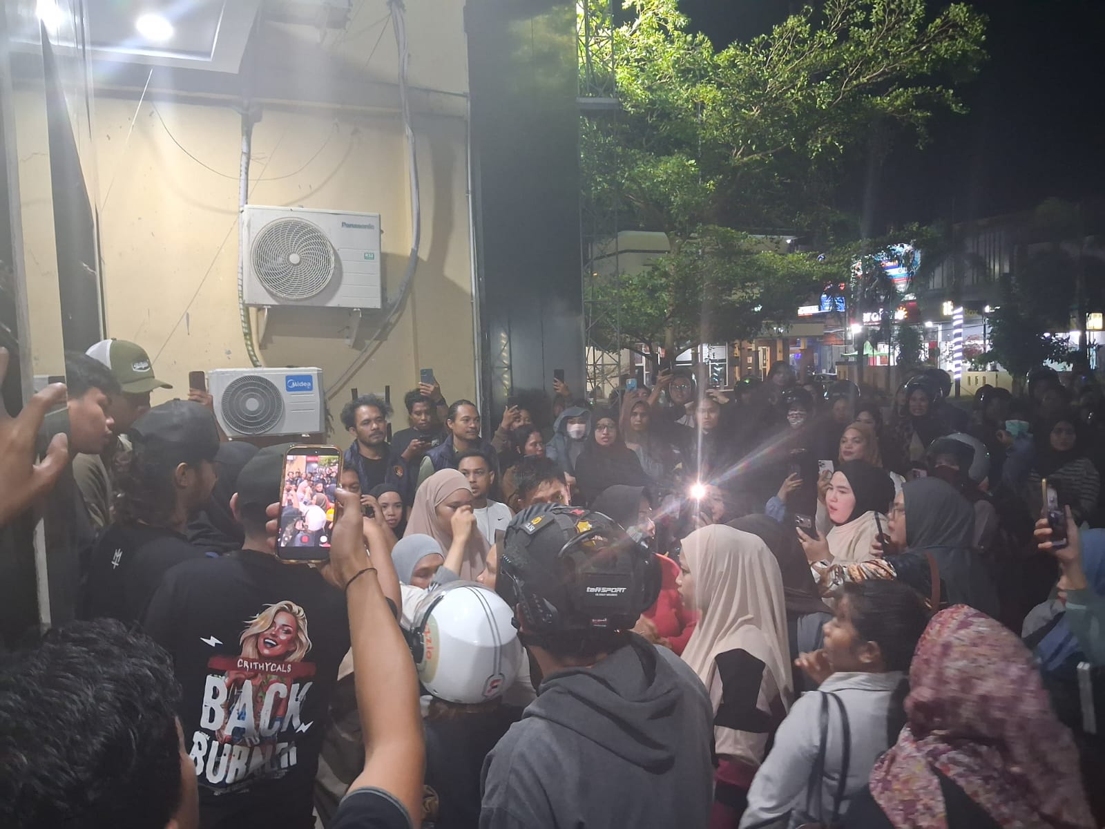 Ratusan Member Investasi Zahra Berkah Tuntut Pencairan Dana, Puluhan Korban Datangi Polres Ternate