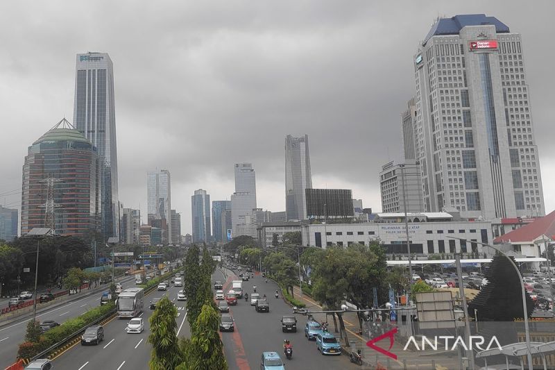 BMKG Peringatkan Hujan Lebat di Padang, 16 Kota Besar Berawan