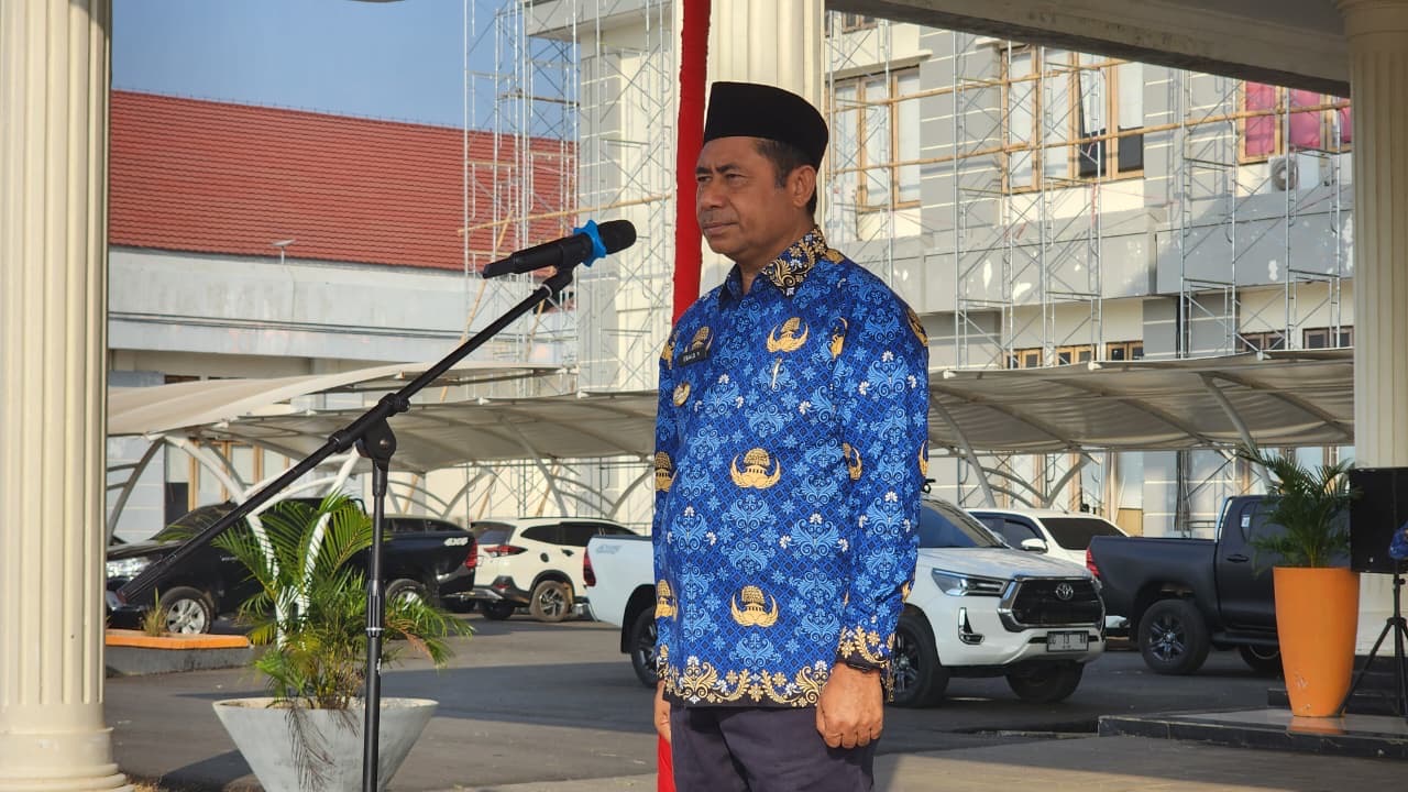 Bupati Halmahera Timur Apresiasi Damkar Tangani Karhutla, Minta Siaga 24 Jam dan Koordinasi Kebutuhan Operasional