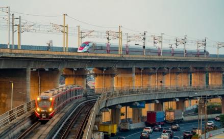 LRT Jabodebek Uji Coba Berangkat 05.30 WIB, Sambung Whoosh Pagi