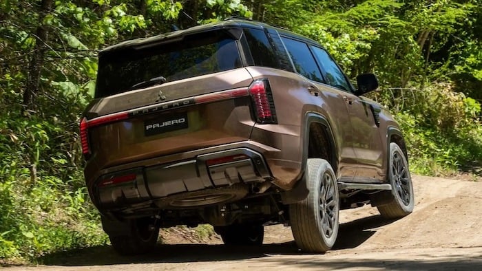 Review Mitsubishi Pajero Terbaru: Ban Serep Pindah ke Kolong, Ini Alasannya