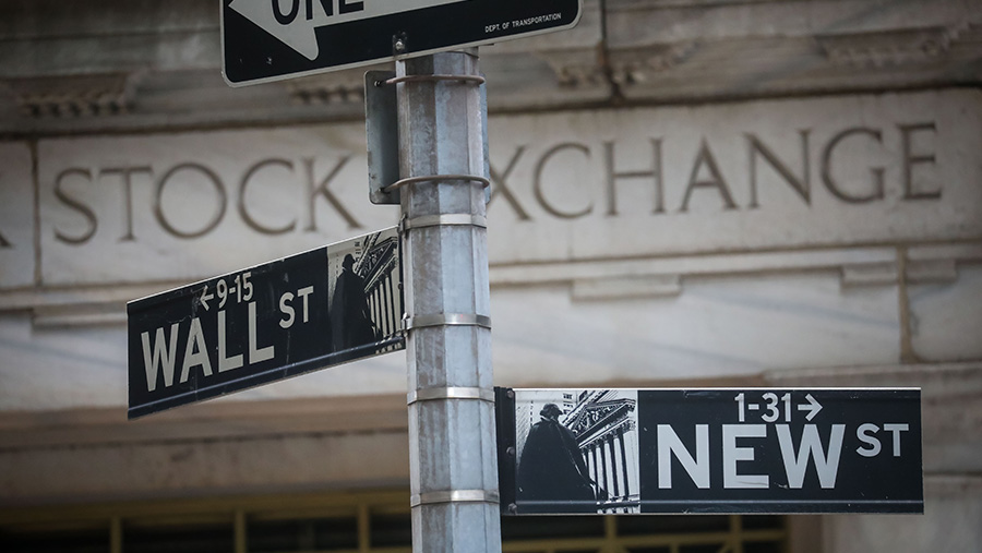 Wall Street Anjlok ke Terendah Sejak Juli Usai The Fed Naikkan Suku Bunga