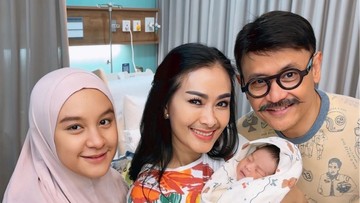 Potret Anak Kedua Rizki DA dan Hersa Rahayu yang Baru Lahir