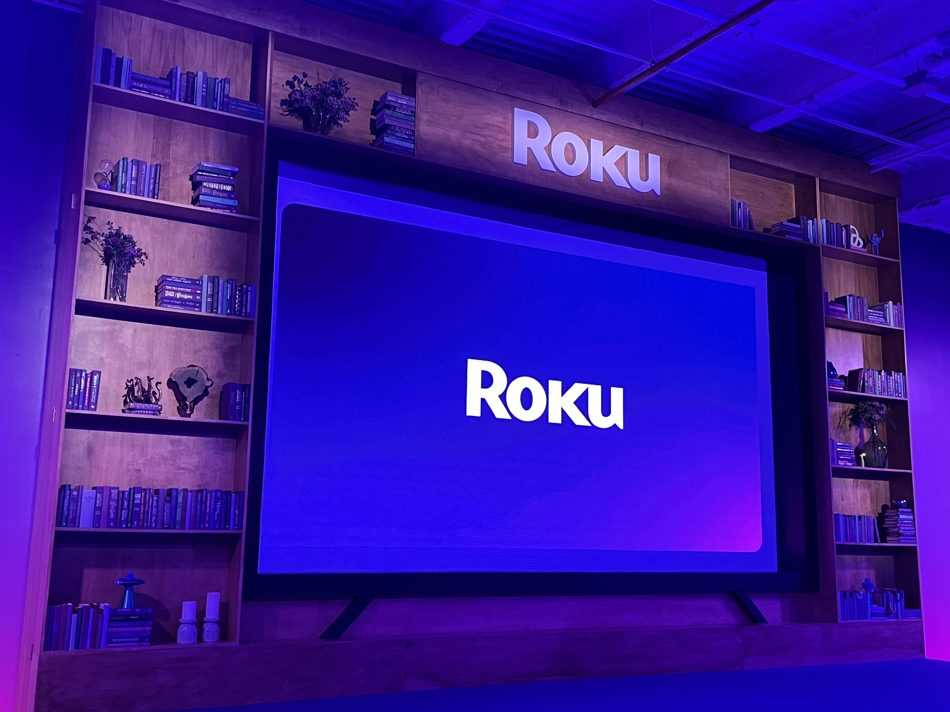 Roku Luncurkan 30 Paket Langganan Premium, Gabungkan AMC+ hingga Starz