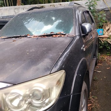 Toyota Fortuner 2011 Dilelang Mulai Rp 70 Jutaan, Kondisinya Rusak Berat