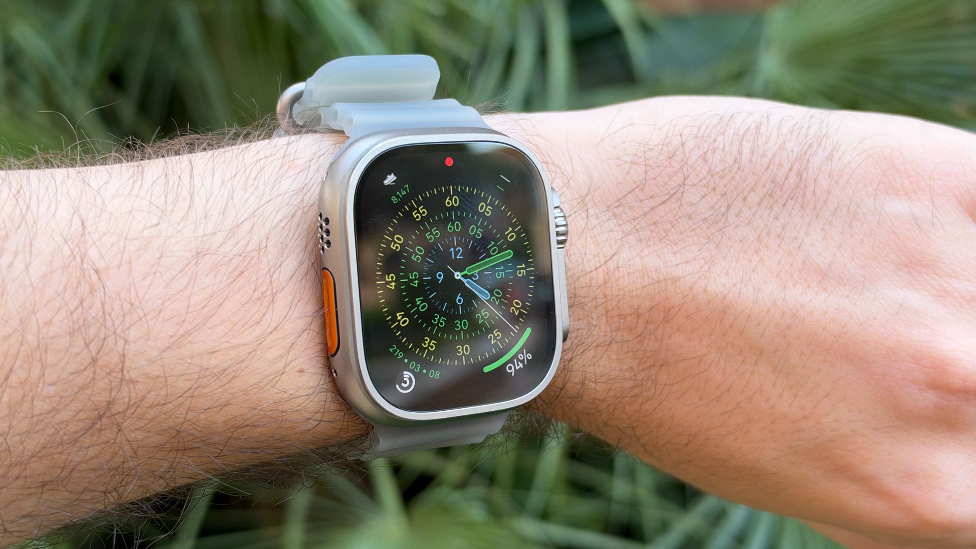 Apple Watch Ultra 4 Dijual USD 799, Baterai 5% Lebih Besar