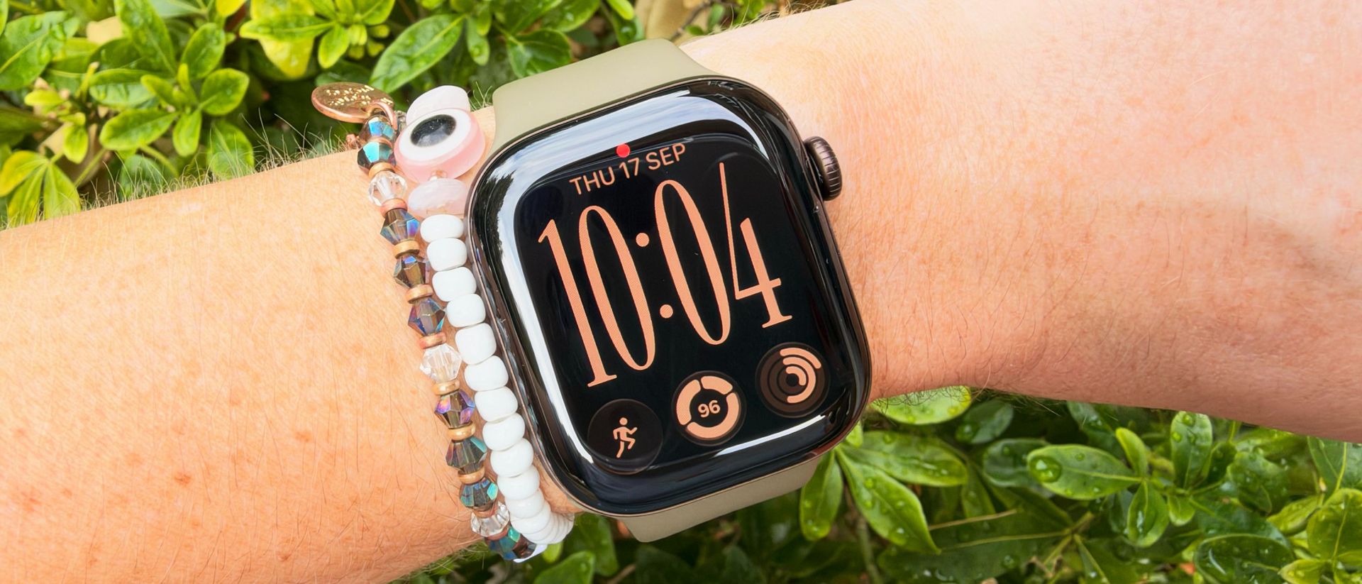 Review Apple Watch Series 12: Sensor Jantung Baru, Baterai Tetap 24 Jam