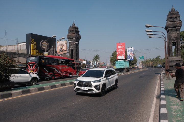 Test Drive Toyota Veloz Hybrid: Yogyakarta-Solo Tembus 24,5 Km/Liter