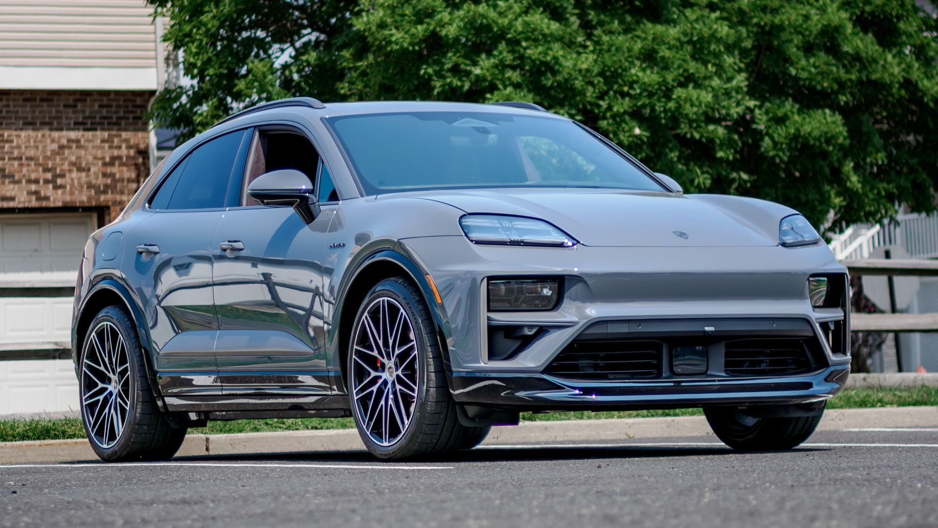 Porsche Macan Turbo Electric 2026: SUV Listrik Sekencang Mobil Sport