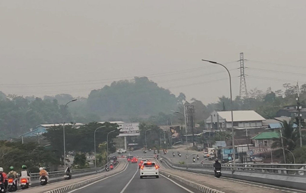 Kabut Asap Samarinda Makin Pekat, BMKG Sebut 3 Faktor Cuaca Ini Jadi Penyebabnya