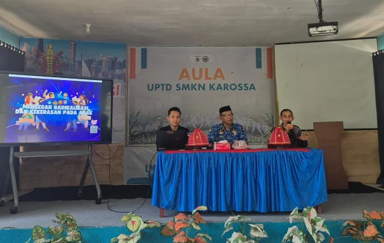 Densus 88 Sulbar Edukasi 120 Siswa SMK Negeri 1 Karossa soal Bahaya IRET dan NVE