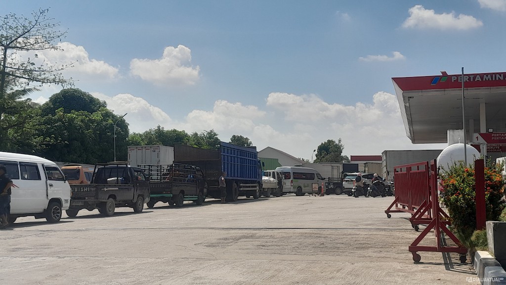 Bahlil Minta Warga Mampu Tak Pakai BBM Subsidi, Soroti Tangki Modifikasi