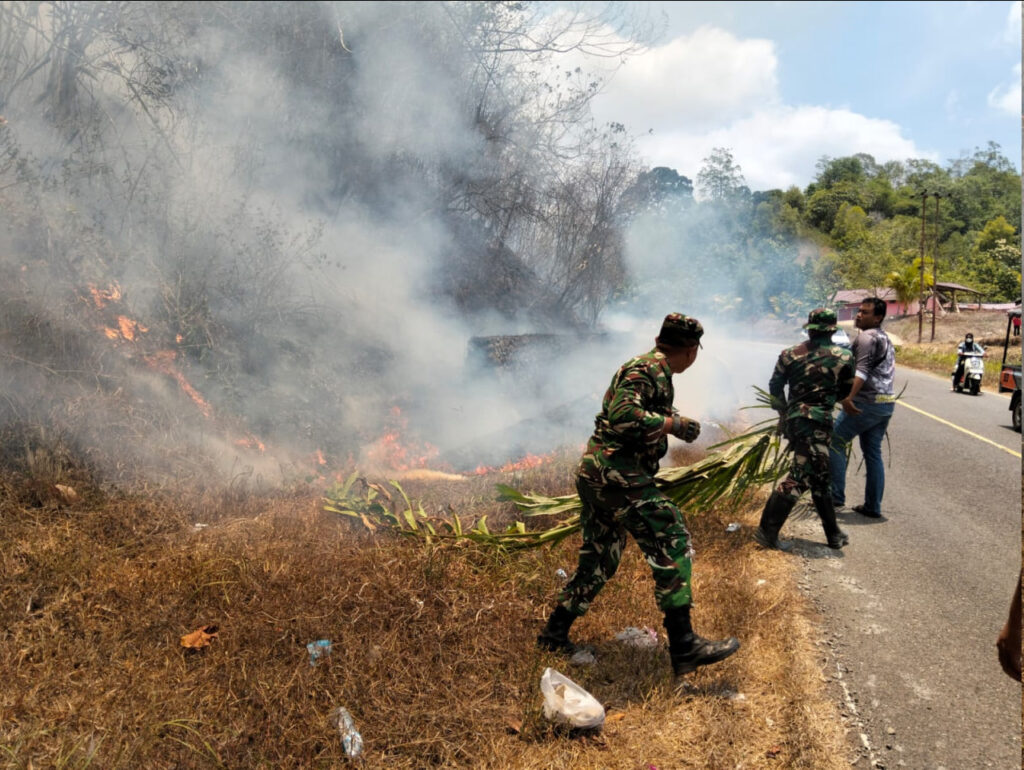 Kebakaran Lahan di Tungoi Satu Bolaang Mongondow Padam dalam 20 Menit, 28 Personel dan Warga Dikerahkan