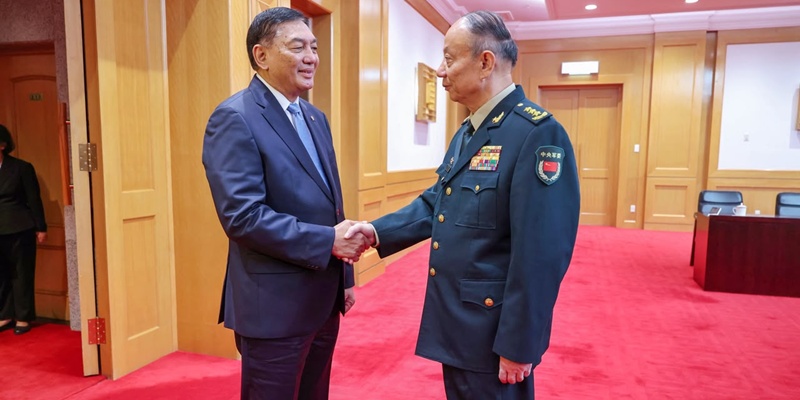 Kerja Sama Pertahanan RI-Tiongkok Dibahas Sjafrie dan Jenderal Zhang di Beijing
