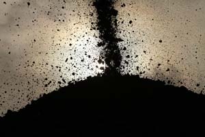 Haji Isam Borong 10 Miliar Saham Bayan Resources Milik Low Tuck Kwong