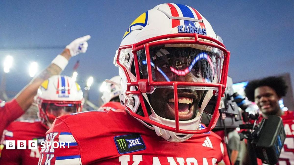 Wembley Gelar Laga College Football Pertama, Kansas vs Arizona State