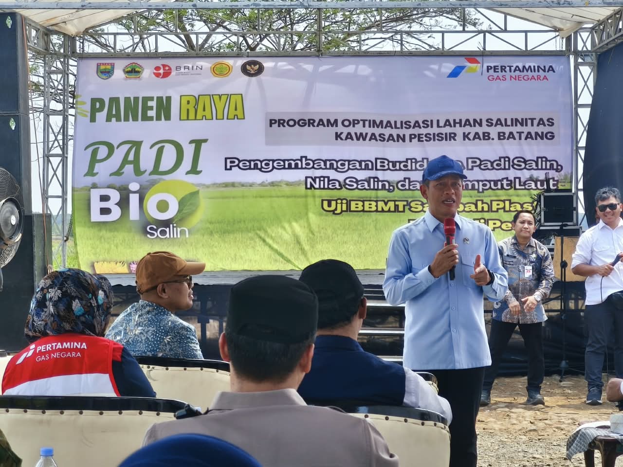 PGN-BRIN Panen 166,5 Ton Padi Biosalin di Lahan Salin Batang