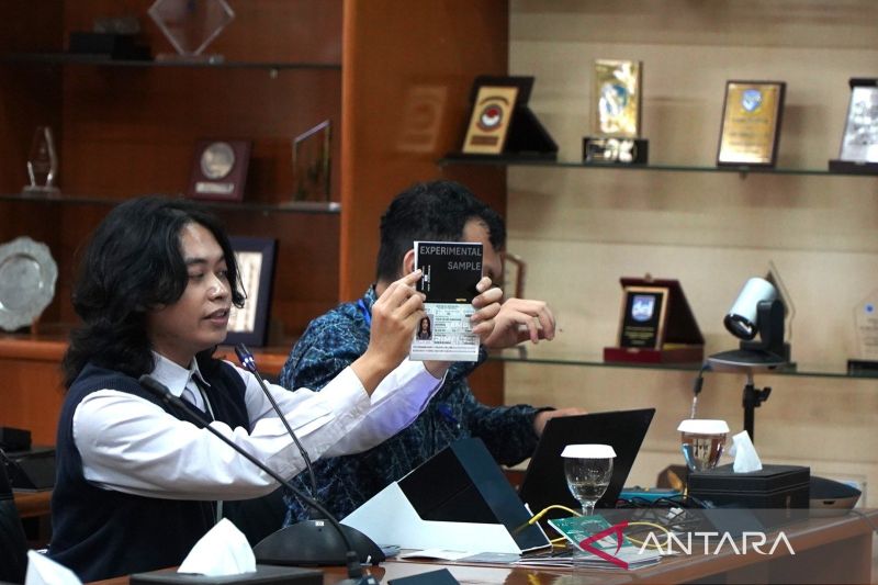Kemdiktisaintek Dukung Hilirisasi Riset Cip Paspor Elektronik ITB-PERURI