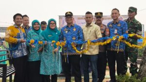 Pemkab Tabalong Salurkan Bantuan Pangan dan Bibit Sayur ke Warga Murung Pudak, Resmikan RTH Smart Desa Kapar