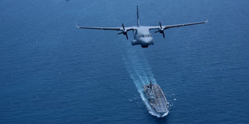 KRI Brawijaya-320 dan KRI Prabu Siliwangi-321 Kawal Kapal Induk Italia di Laut Jawa