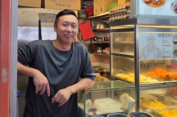 Sopir Taksi Online Banting Setir Jualan Nasi Kari Hainan