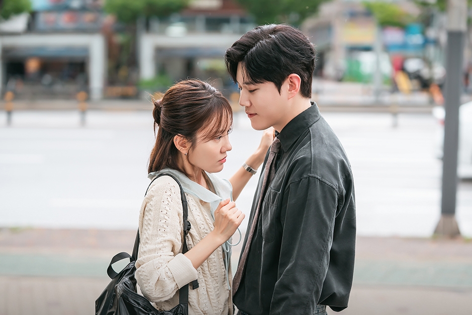 Jung Min Ah dan Dong Ha Berseteru lalu Jatuh Cinta di Drama Mission: Mompossible