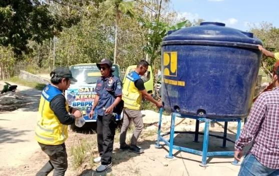 BPBPK Sultra Salurkan Air Bersih untuk 209 KK Terdampak Kekeringan di Gunung Jati Kendari