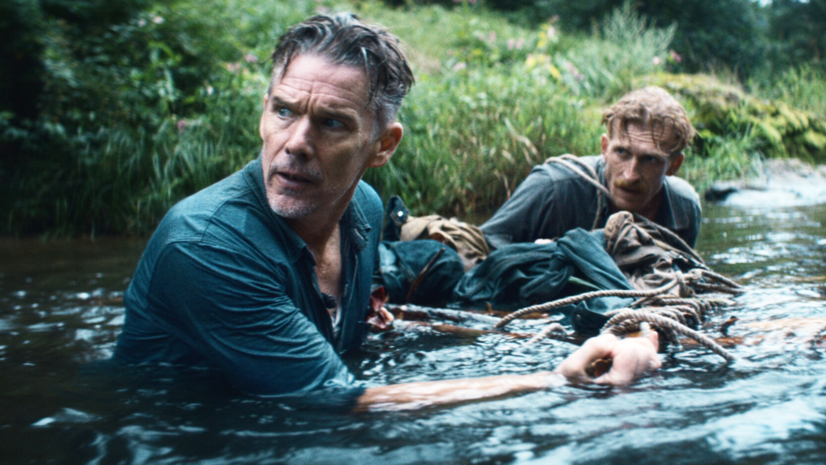 Review The Weight: Heist Kelam Ethan Hawke vs Russell Crowe