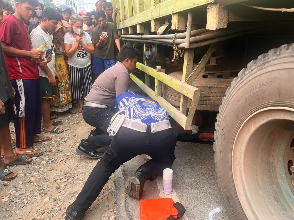 Pasutri Warga Kumpeh Tewas Ditabrak Truk Hino di Jalan Lintas Mendalo-Aurduri Muaro Jambi