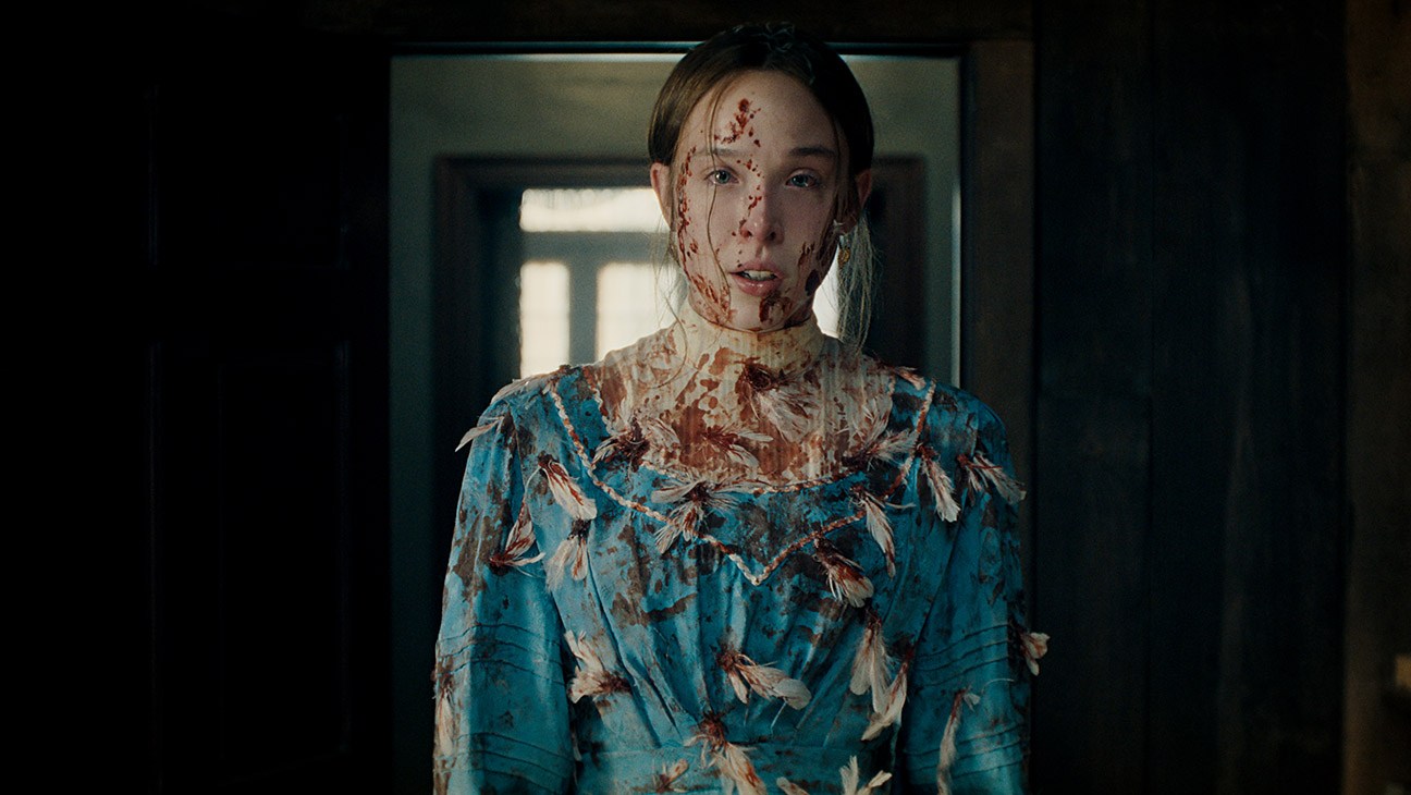 Monster Bakal Capai 10 Season, Ian Brennan Sebut Season 4 Kisah Lizzie Borden