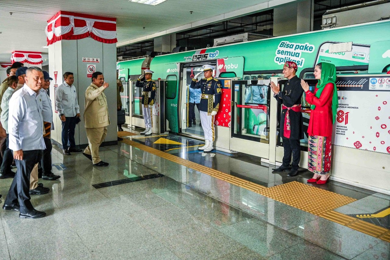 Nobu Bank Pasang QRIS Tap di LRT Jakarta, Bayar Naik Kereta Cukup Tempel Ponsel