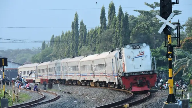KAI Imbau Penumpang Stasiun Karawang Berangkat Lebih Awal, Ada Kirab Budaya