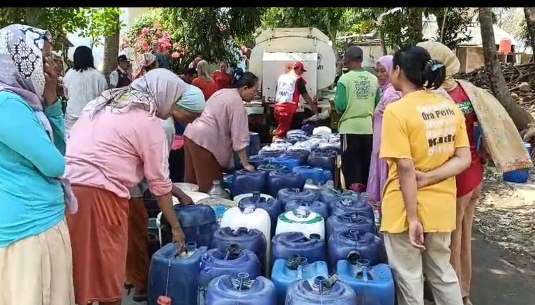 Kemarau 4 Bulan Keringkan Sumur Warga Wotgalih Tegal, Air Minum Dibeli Rp 5.000 per Jeriken