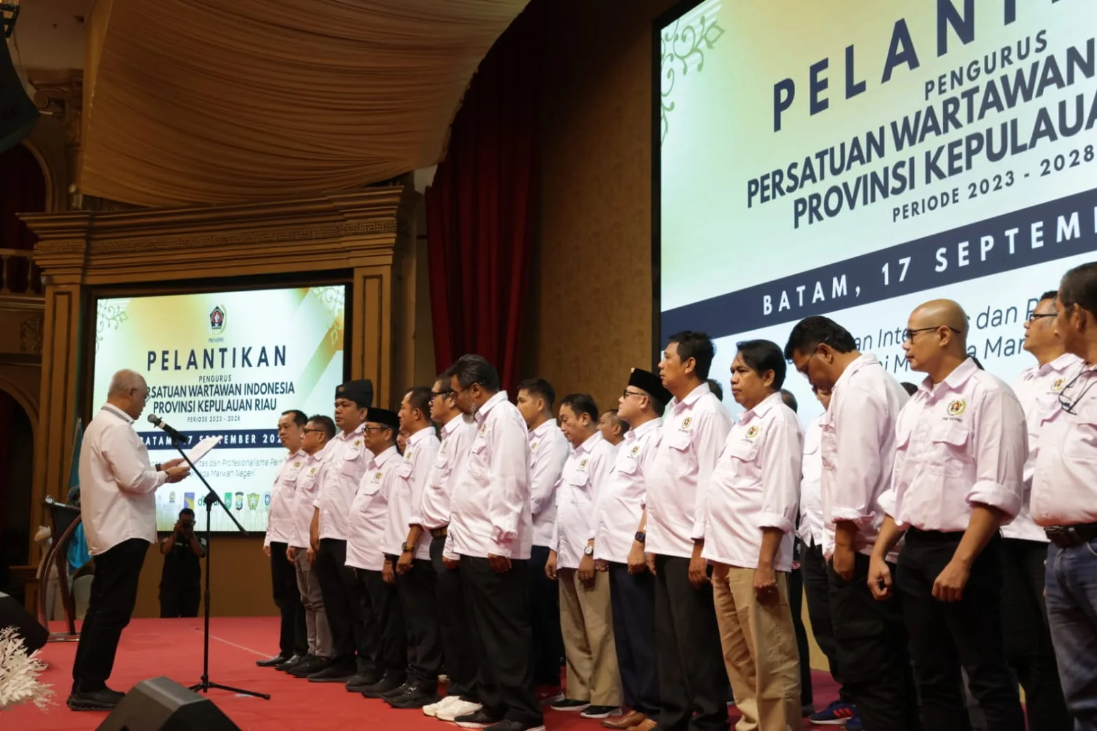 PWI Kepri Dilantik di Batam, Ketua Umum Munir Ingatkan Wartawan Bijak Pakai AI