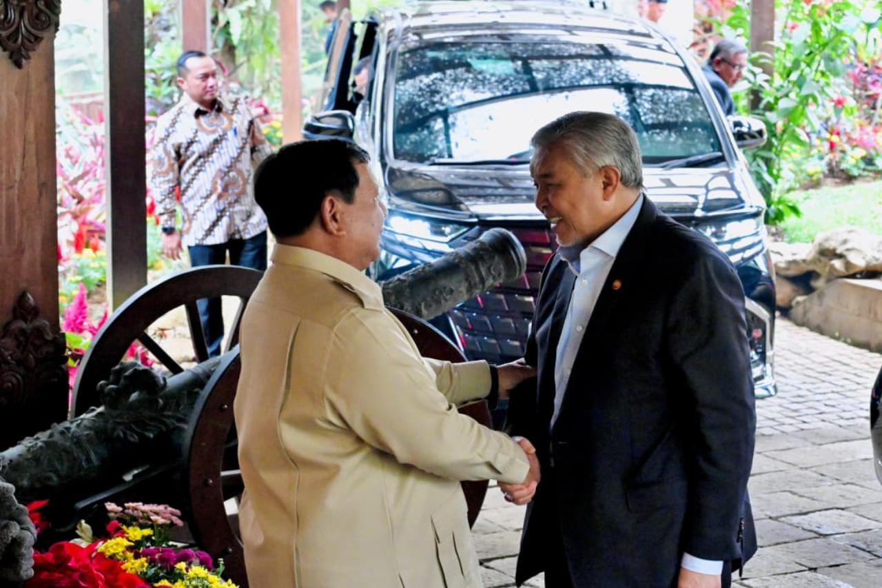 Prabowo Terima Tawaran Malaysia, Kirim 1 Pesawat dan 3 Helikopter Padamkan Karhutla Kalimantan