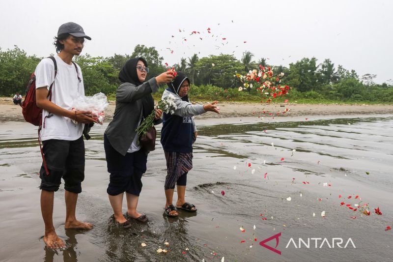 Hasan Nasbi Hormati Dedikasi Lima Jurnalis Hilang saat Liput Erupsi Anak Krakatau