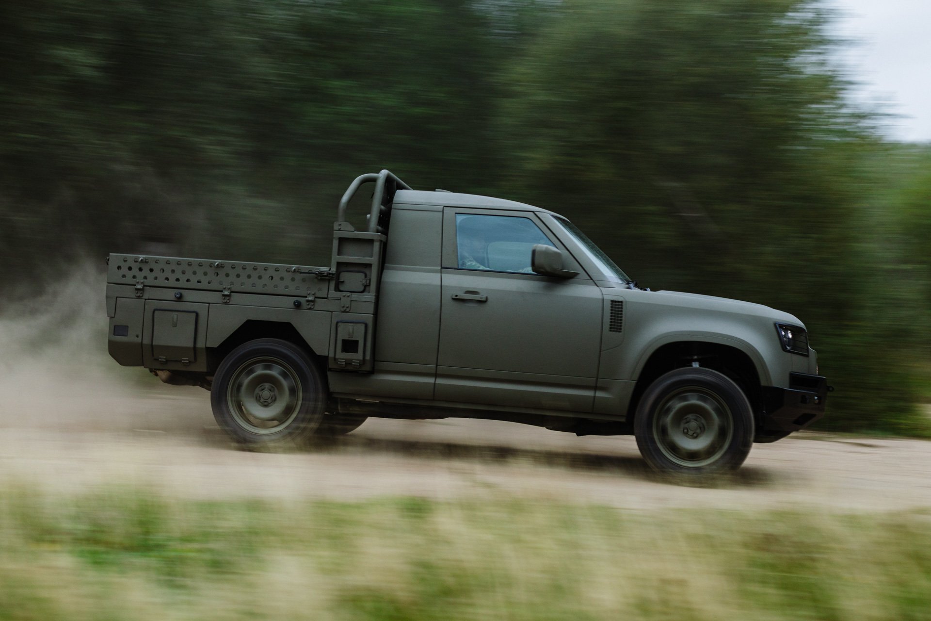 Land Rover Defender Wolf Series II Debut, Versi Militer Pertama Sejak Era 90-an