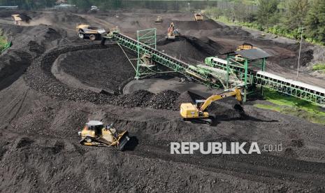 PNBP Minerba Tembus Rp108 Triliun, Produksi Batu Bara Justru Turun