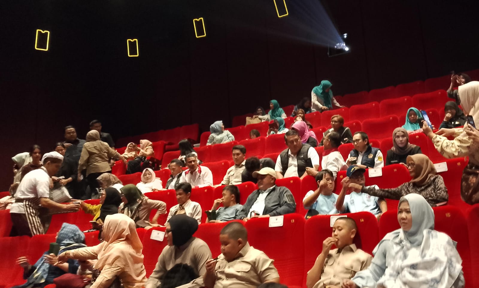 Bupati Bogor Ajak Anak Istimewa Nonton Film 