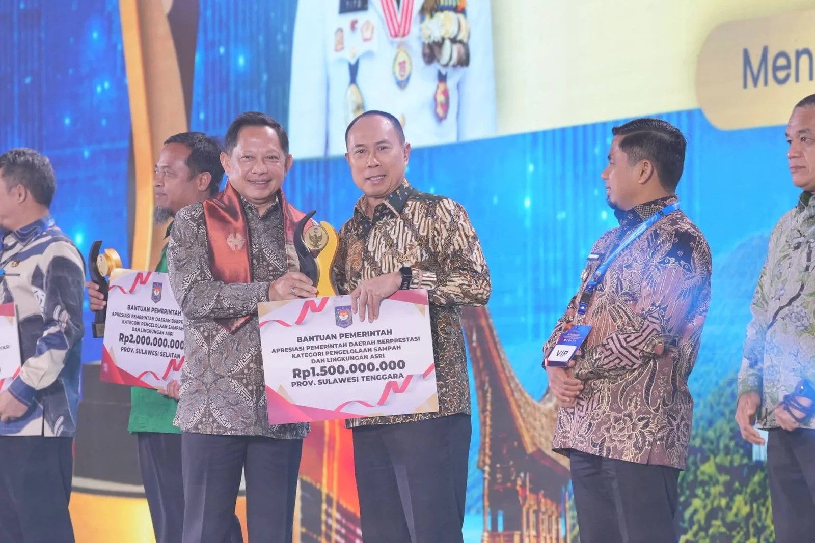 Pemprov Sultra Raih Dua Penghargaan di Makassar, Kantongi Dana Apresiasi Rp 3 Miliar